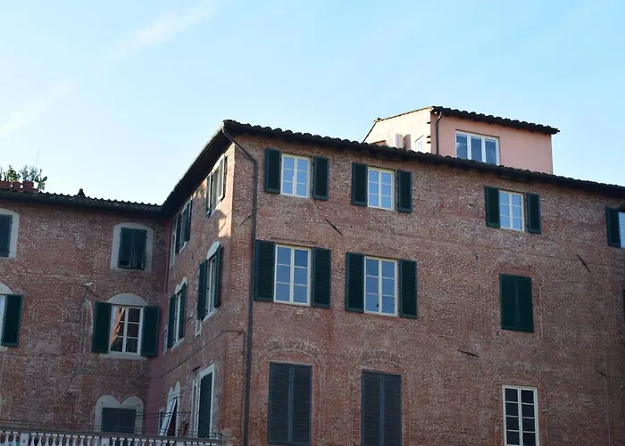 Al Carmine Towers View With Ac Lucca